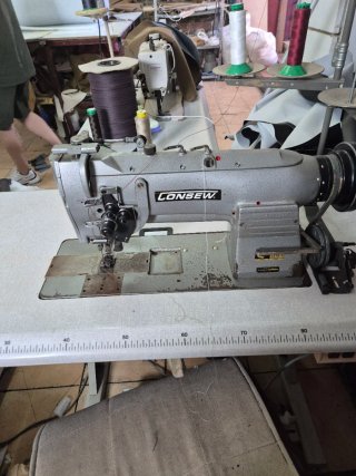 Máquina de coser CONSEW 2 agujas