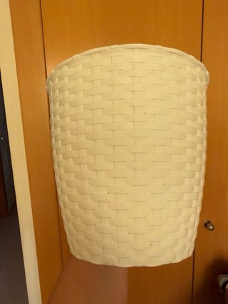 Maceta decorativa tejida blanca mediana