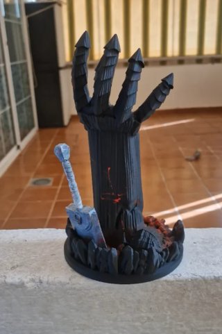 Soporte Cascos Berserk Mano Negro