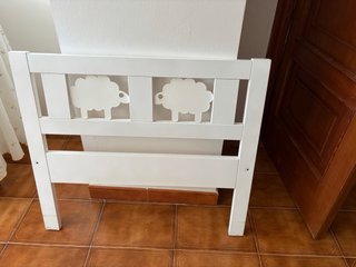 Cama Infantil Kritten con colchón y protector.