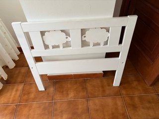 Cama Infantil Kritten con colchón y protector.