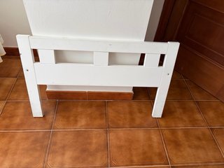 Cama Infantil Kritten con colchón y protector.
