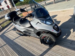 Se vende PIAGGIO MP3 LT 500 SPORT