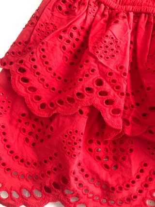 Top rojo elastico con puntilla