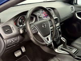 Volvo V40 2.0 D3 RDesign Momentum Auto