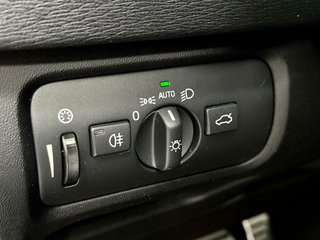 Volvo V40 2.0 D3 RDesign Momentum Auto