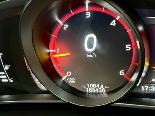 Volvo V40 2.0 D3 RDesign Momentum Auto