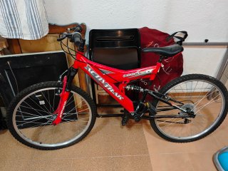 Bicicleta de montaña roja Activ trak Con marchas