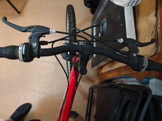 Bicicleta de montaña roja Activ trak Con marchas