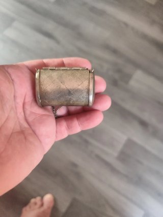 Mini bolso metálico antiguo con cadena