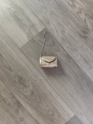 Mini bolso metálico antiguo con cadena