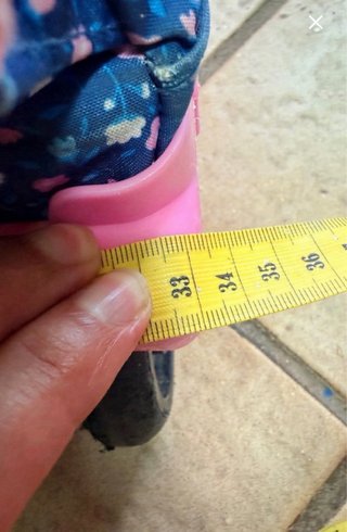 Mochila infantil con ruedas y corazón central