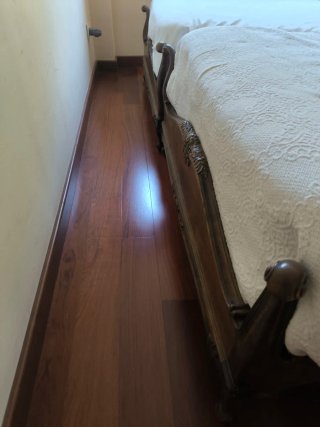 2 camas antiguas de madera. Se incluyen colchones