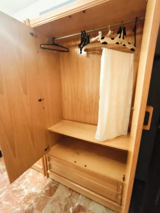 Armario y Mueble Madera de pino.