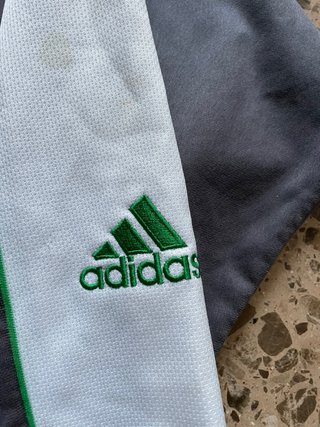 Chaqueta deportiva Adidas gris y verde