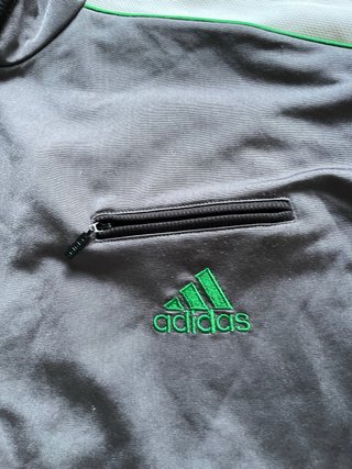 Chaqueta deportiva Adidas gris y verde