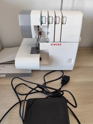 Remalladora Singer 14SH754