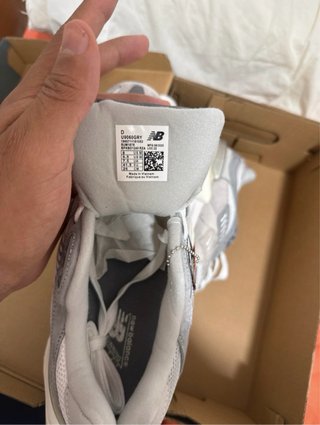 New Balance 9060 Gris/Blanco tallas 40 y 41,5