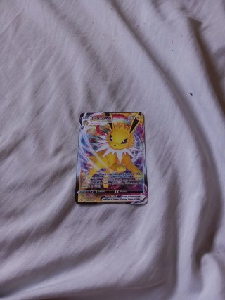 Carta Pokémon Urshifu V Golpes Furiosos