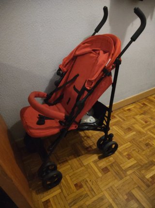Silla de paseo roja