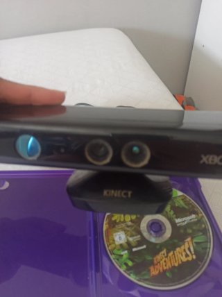 Xbox 360 Kinect + Juego Kinect Adventures