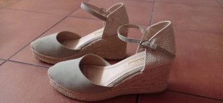 Zapatillas cuña Corina verde pastel núm. 38