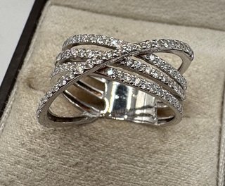 Anillo oro 18 kt con diamantes