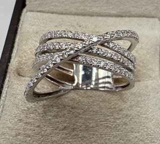 Anillo oro 18 kt con diamantes