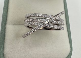 Anillo oro 18 kt con diamantes