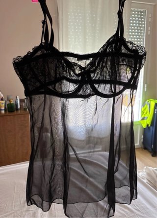 Top lencero negro encaje