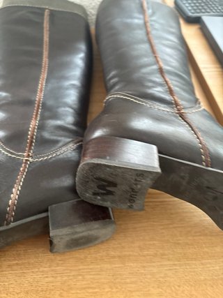 Botas altas de cuero marrones