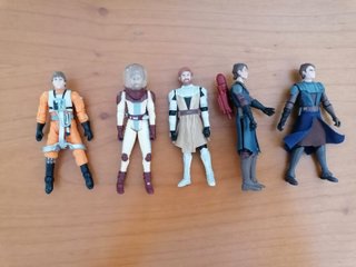28 figuras Star Wars Hasbro 3.75" -The Clone Wars