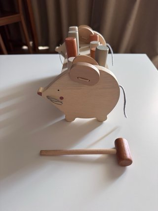 Banco de martillo madera cerdito, Zara Home