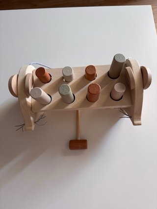 Banco de martillo madera cerdito, Zara Home