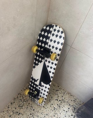 Skate con diseño de picas Sin uso