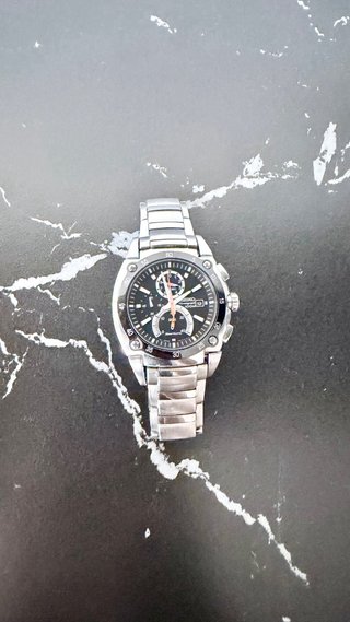Reloj Seiko Cronógrafo Negro y Plateado