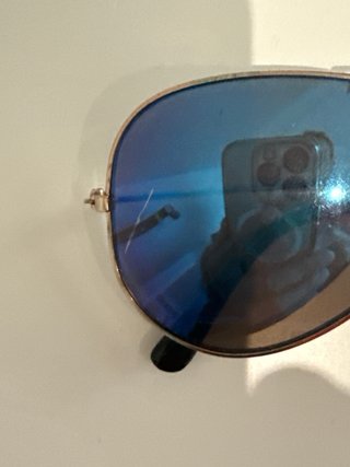 Gafas de sol Ray-Ban Aviator azules. No original.
