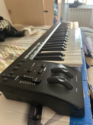 Controlador MIDI KEYSTATION 49 MK3