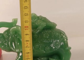 Figura Elefante y Rana Piedra Verde