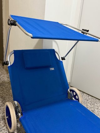 Silla de playa con ruedas y parasol