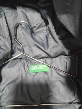 Chaqueta Benetton gris, roja y blanca talla 3xL