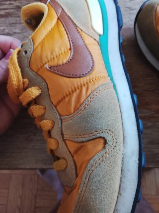 Scarpe Nike Arancioni e Marroni