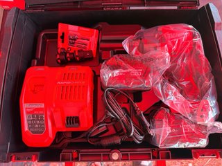 Cargador Milwaukee M12-18 FC Nuevo