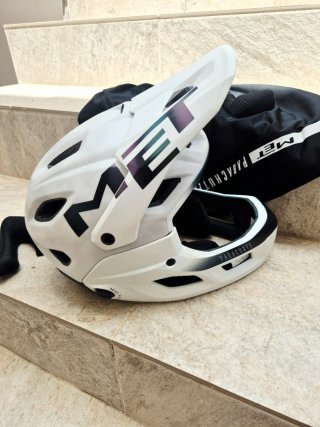 Lote MET MCR + Leatt 5.5 Enduro/DH
