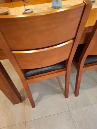 Mesa y 4 Sillas Comedor Madera