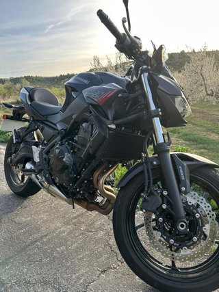 Kawasaki Z650 limitada A2