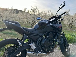 Kawasaki Z650 limitada A2