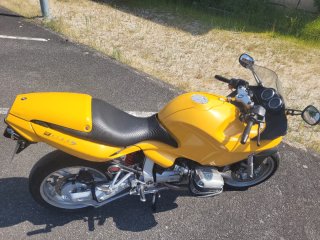 BMW R1100S Amarilla