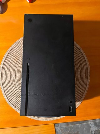 Xbox Series X + 2 controller (Rosso e Bianco)