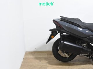 YAMAHA TRICITY 300 (AKRAPOVIC HOMOLOGADO)
